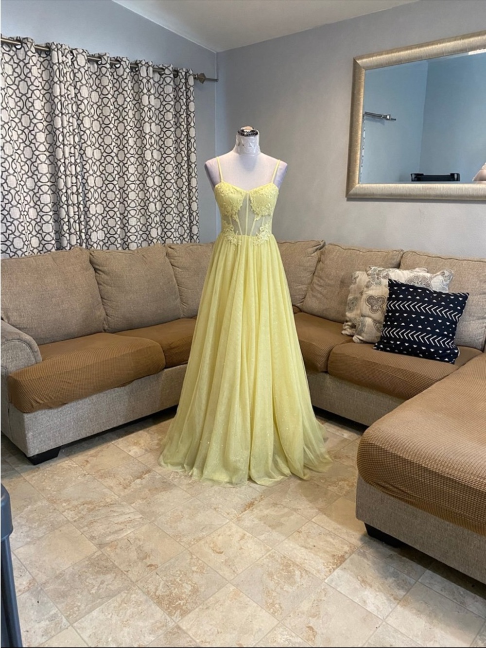 New Windsor Junior Size 7 waist 28 inches Sweetheart Lace A-Line Ball Gown - Picture 2 of 7